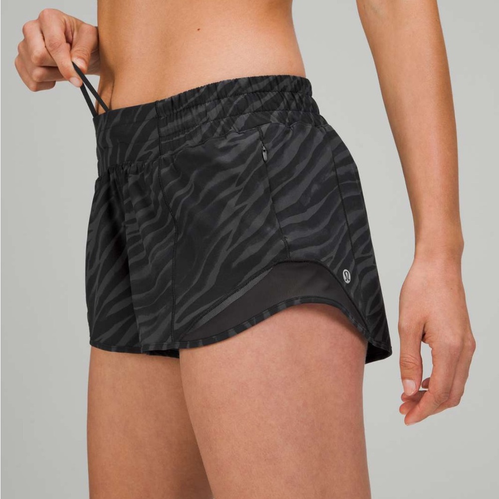 lululemon athletica Black Zebra Print Hottyhots 2.5inches